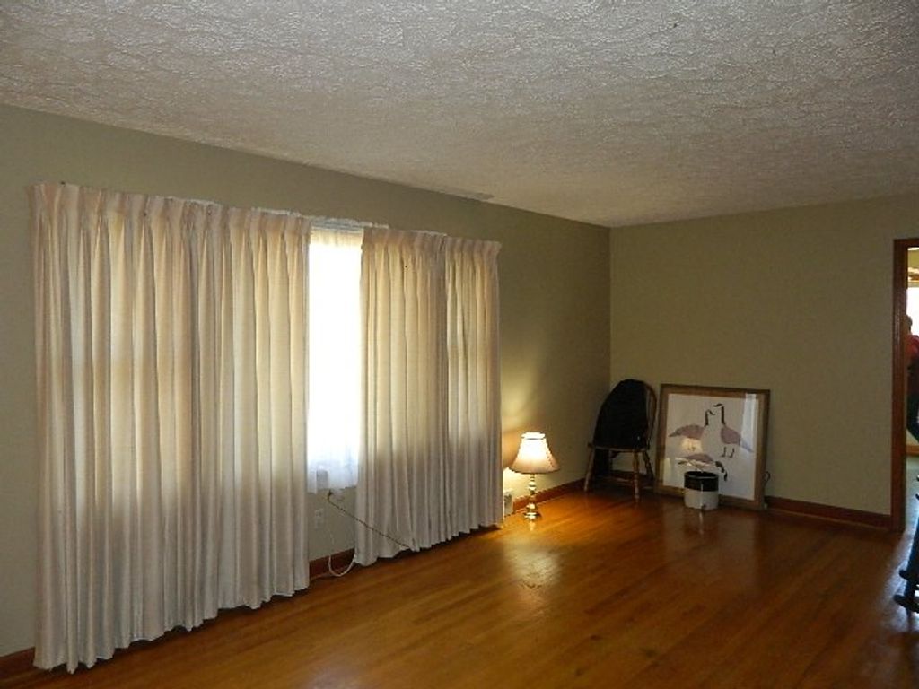 Photo of 642 Anderson Avenue, Marion, VA 24354 (MLS # 104080)