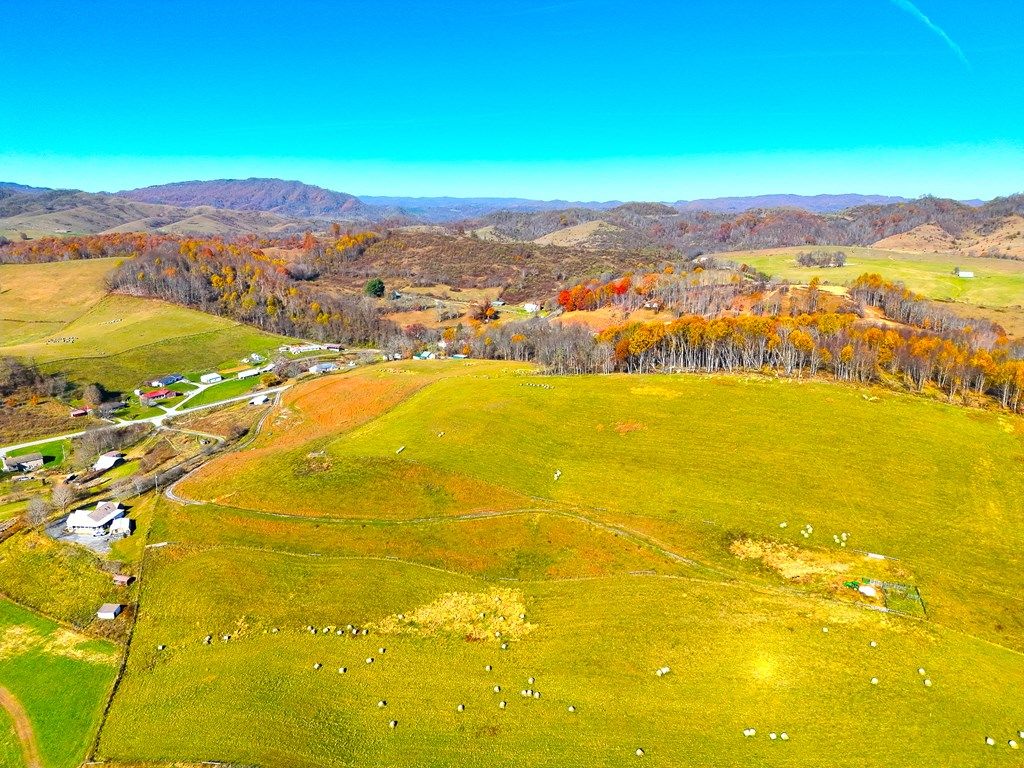 Photo of 2157 B F Buchanan Highway #99, Tazewell, VA 24608 (MLS # 104038)