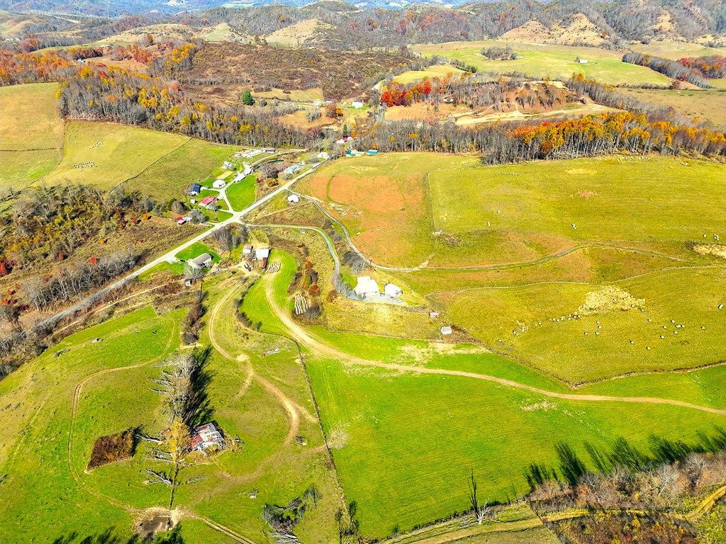 Photo of 2157 B F Buchanan Highway #99, Tazewell, VA 24608 (MLS # 104038)