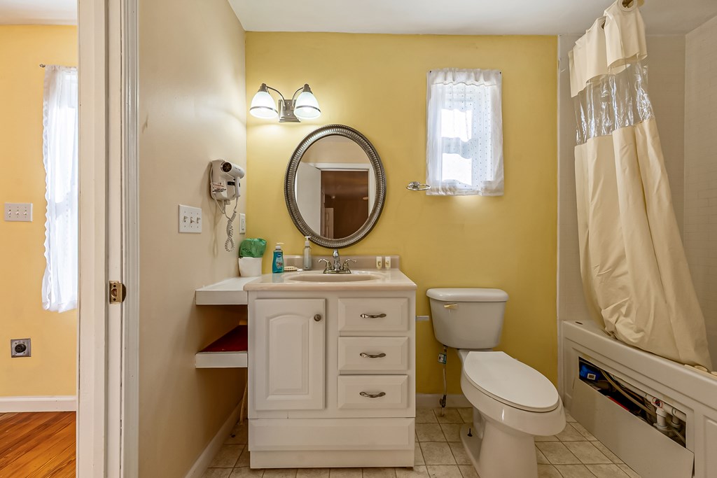 Ivanhoe, Virginia 24350, United States, 2 Bedrooms Bedrooms, ,1 BathroomBathrooms,Residential,Active,203306