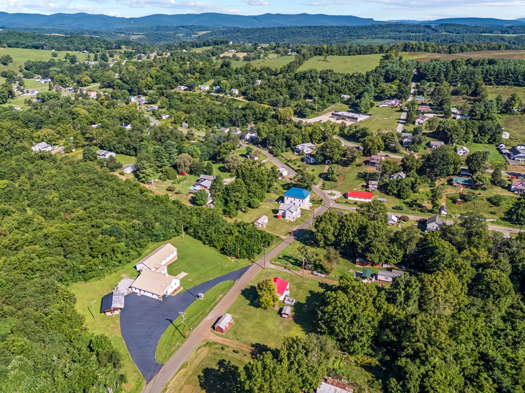 Ivanhoe, Virginia 24350, United States, 2 Bedrooms Bedrooms, ,1 BathroomBathrooms,Residential,Active,203306