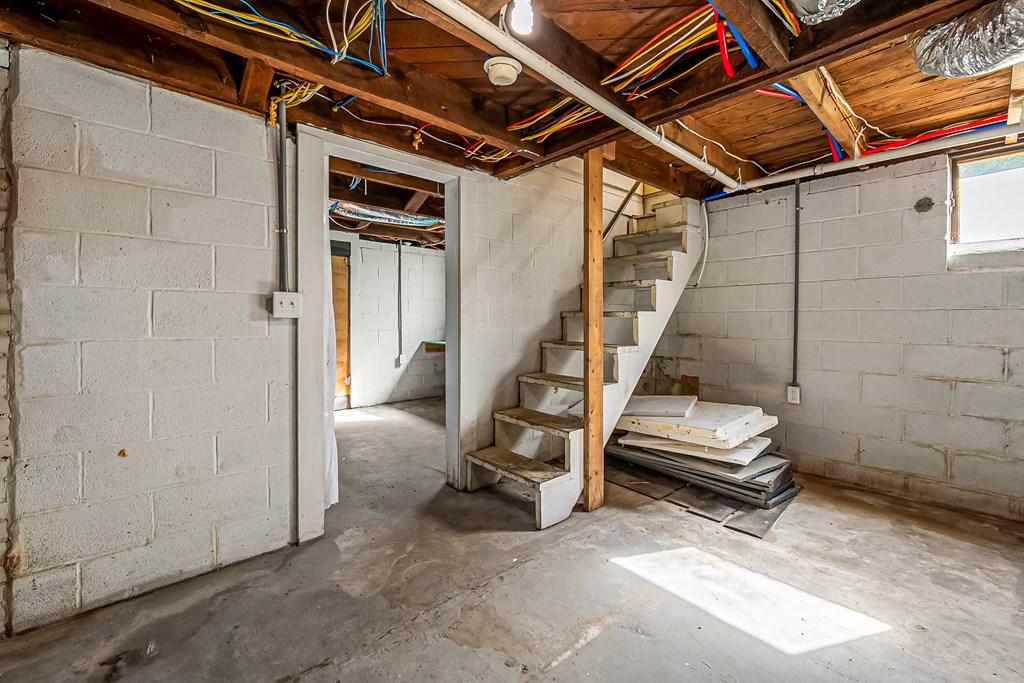 Ivanhoe, Virginia 24350, United States, 2 Bedrooms Bedrooms, ,1 BathroomBathrooms,Residential,Active,203306