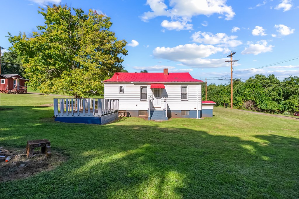 Ivanhoe, Virginia 24350, United States, 2 Bedrooms Bedrooms, ,1 BathroomBathrooms,Residential,Active,203306