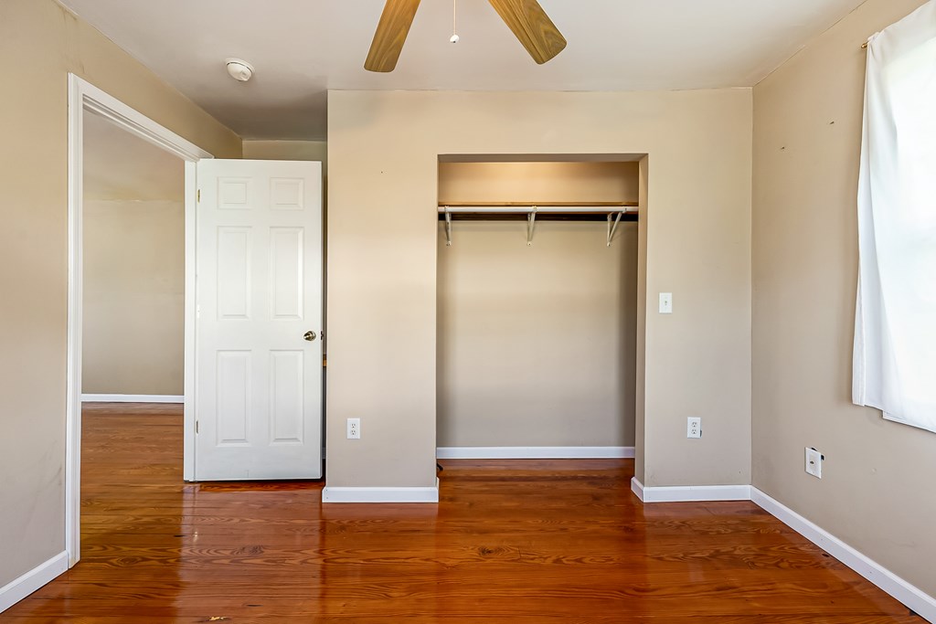 Ivanhoe, Virginia 24350, United States, 2 Bedrooms Bedrooms, ,1 BathroomBathrooms,Residential,Active,203306