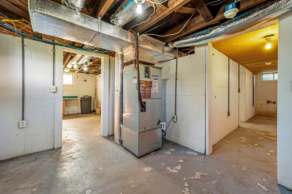 Ivanhoe, Virginia 24350, United States, 2 Bedrooms Bedrooms, ,1 BathroomBathrooms,Residential,Active,203306