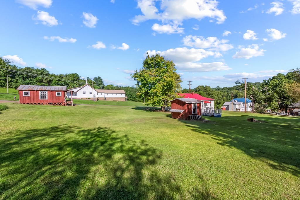 Ivanhoe, Virginia 24350, United States, 2 Bedrooms Bedrooms, ,1 BathroomBathrooms,Residential,Active,203306