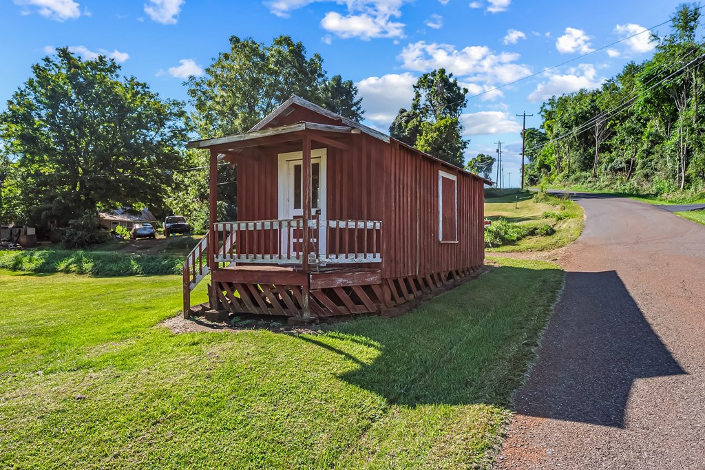 Ivanhoe, Virginia 24350, United States, 2 Bedrooms Bedrooms, ,1 BathroomBathrooms,Residential,Active,203306