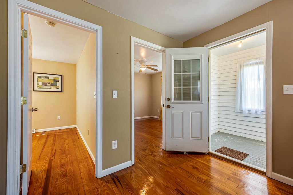 Ivanhoe, Virginia 24350, United States, 2 Bedrooms Bedrooms, ,1 BathroomBathrooms,Residential,Active,203306