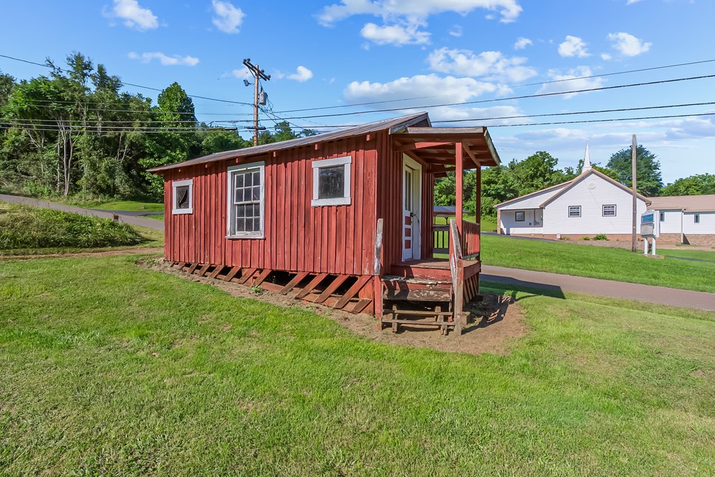 Ivanhoe, Virginia 24350, United States, 2 Bedrooms Bedrooms, ,1 BathroomBathrooms,Residential,Active,203306