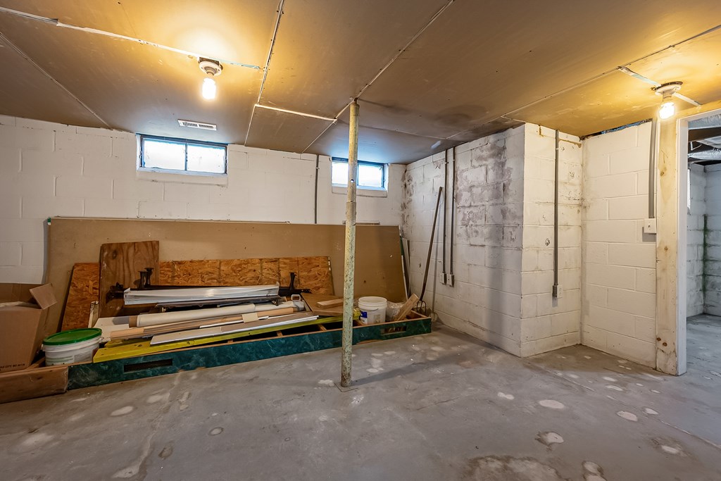 Ivanhoe, Virginia 24350, United States, 2 Bedrooms Bedrooms, ,1 BathroomBathrooms,Residential,Active,203306