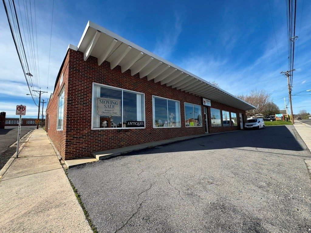 Photo of 200 E Monroe Street, Wytheville, VA 24382 (MLS # 109486)