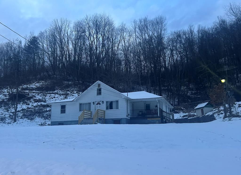 Photo of 1533 Mundytown Road, North Tazewell, VA 24630 (MLS # 104346)