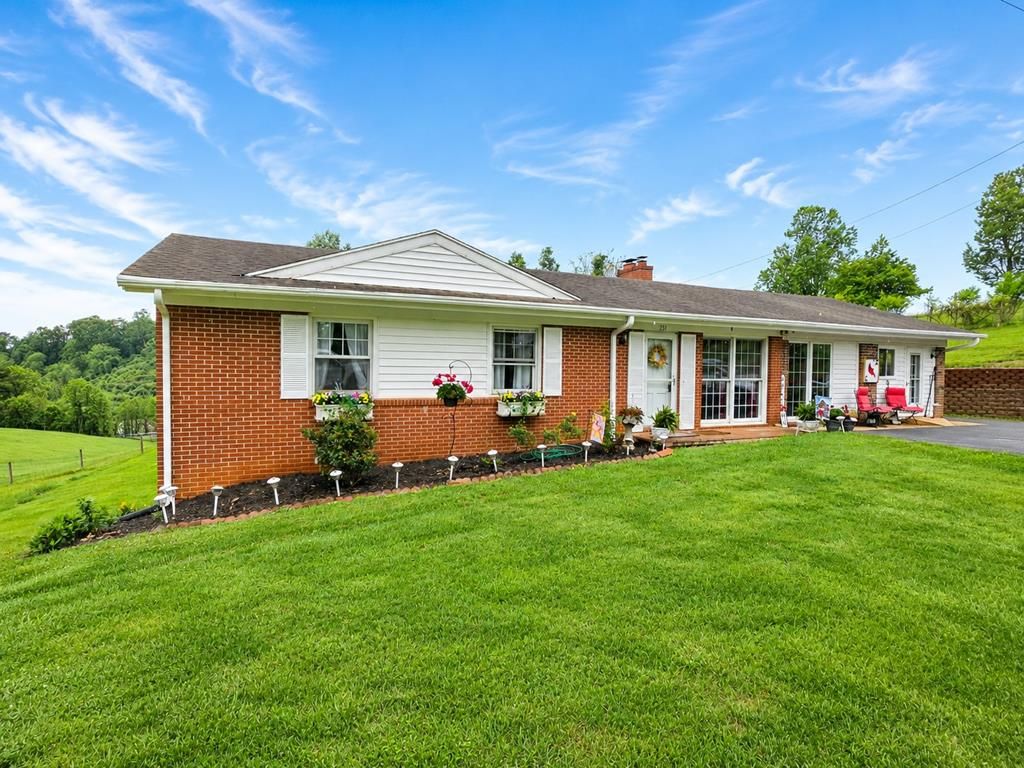 Photo of 237 Wildwood Lane, Galax, VA 24333 (MLS # 110298)