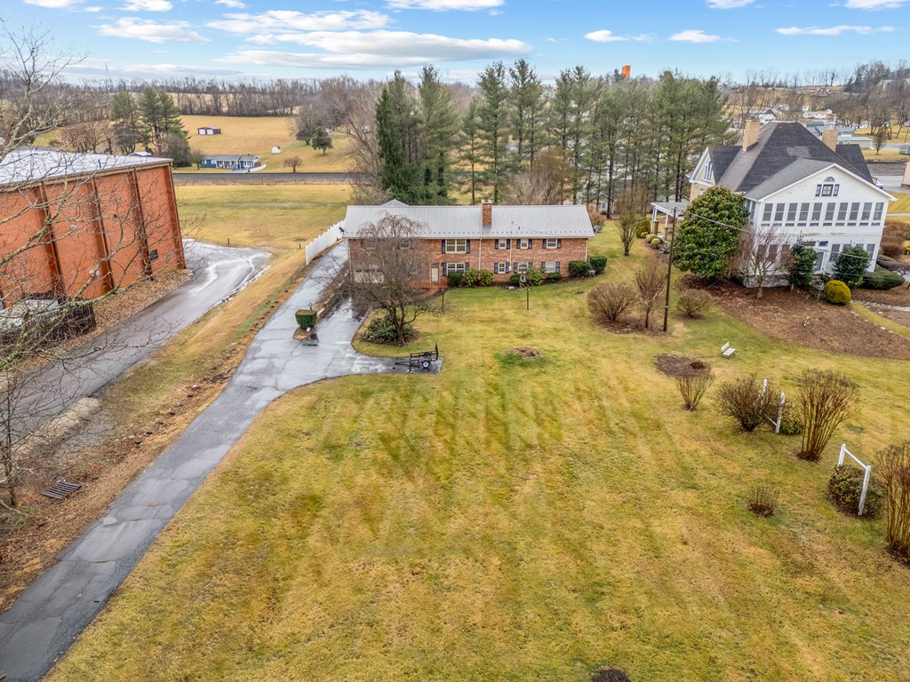 Rural Retreat, Virginia 24368, United States, 5 Bedrooms Bedrooms, ,3 BathroomsBathrooms,Residential,Contingent,7683