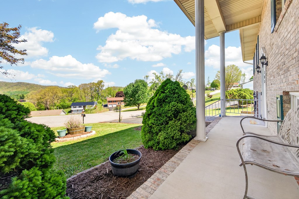 185 Cove Hills Dr