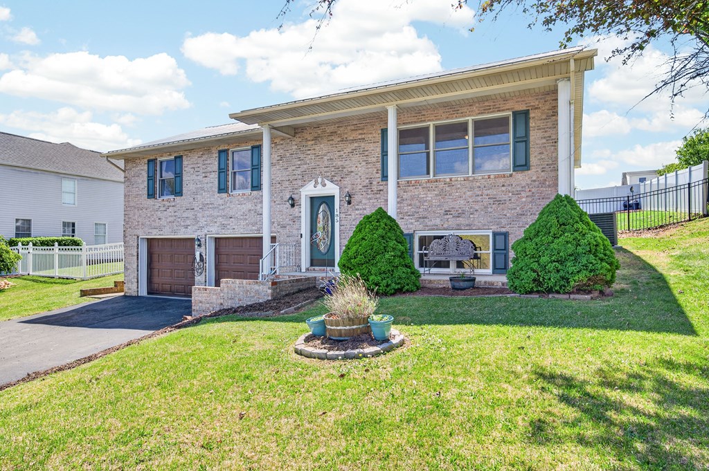 185 Cove Hills Dr