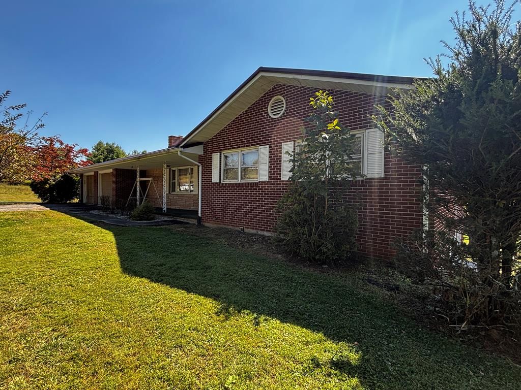 Photo of 375 Barberry Rd, Floyd, VA 24091 (MLS # 103597)