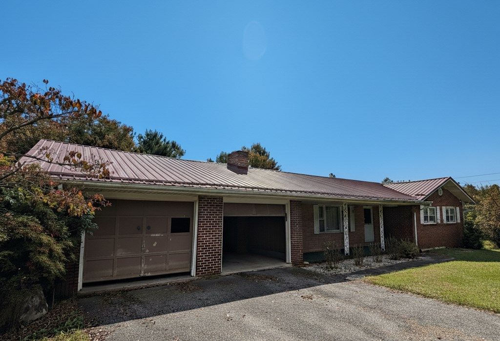 Photo of 375 Barberry Rd, Floyd, VA 24091 (MLS # 103597)