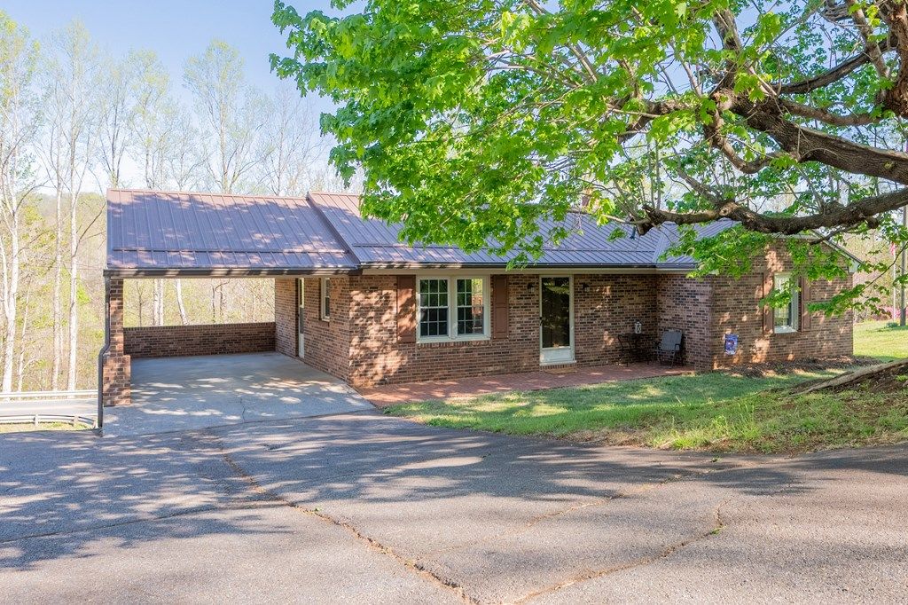 Photo of 153 Fairystone Church Rd, Stuart, VA 24171 (MLS # 109540)