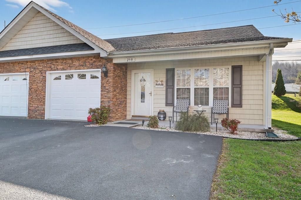 Photo of 259 Sapling Grove Ct, Bristol, VA 24201 (MLS # 109269)