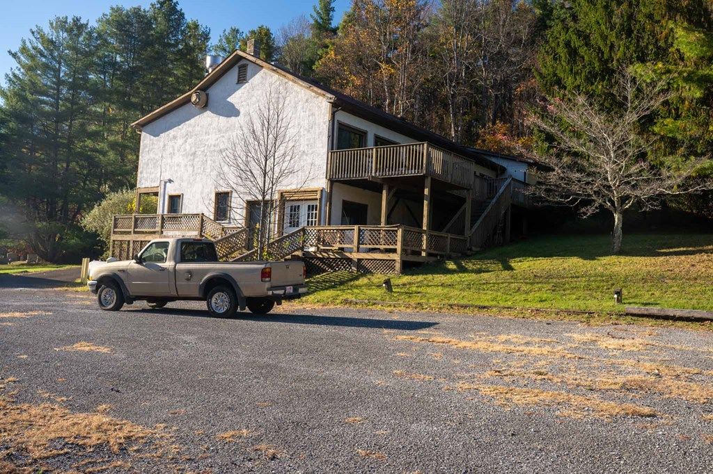 Photo of 182 Woodberry Rd, Meadows of Dan, VA 24120 (MLS # 104597)
