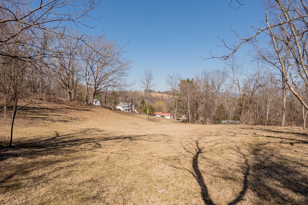 Austinville, Virginia 24312, United States, 3 Bedrooms Bedrooms, ,2 BathroomsBathrooms,Residential,Active,89209