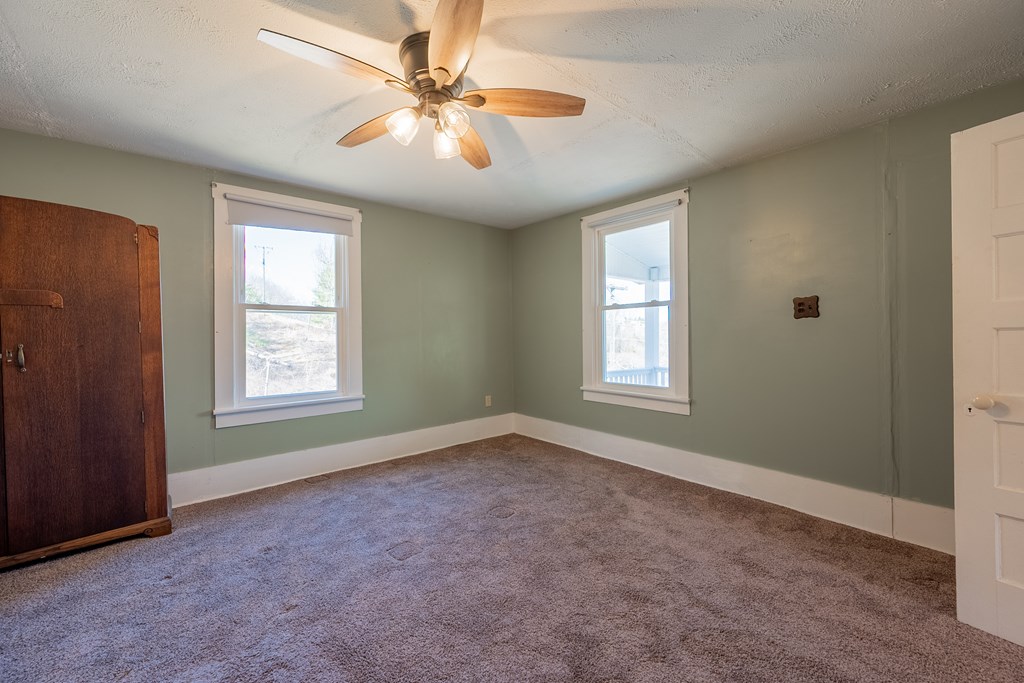 Austinville, Virginia 24312, United States, 3 Bedrooms Bedrooms, ,2 BathroomsBathrooms,Residential,Active,89209