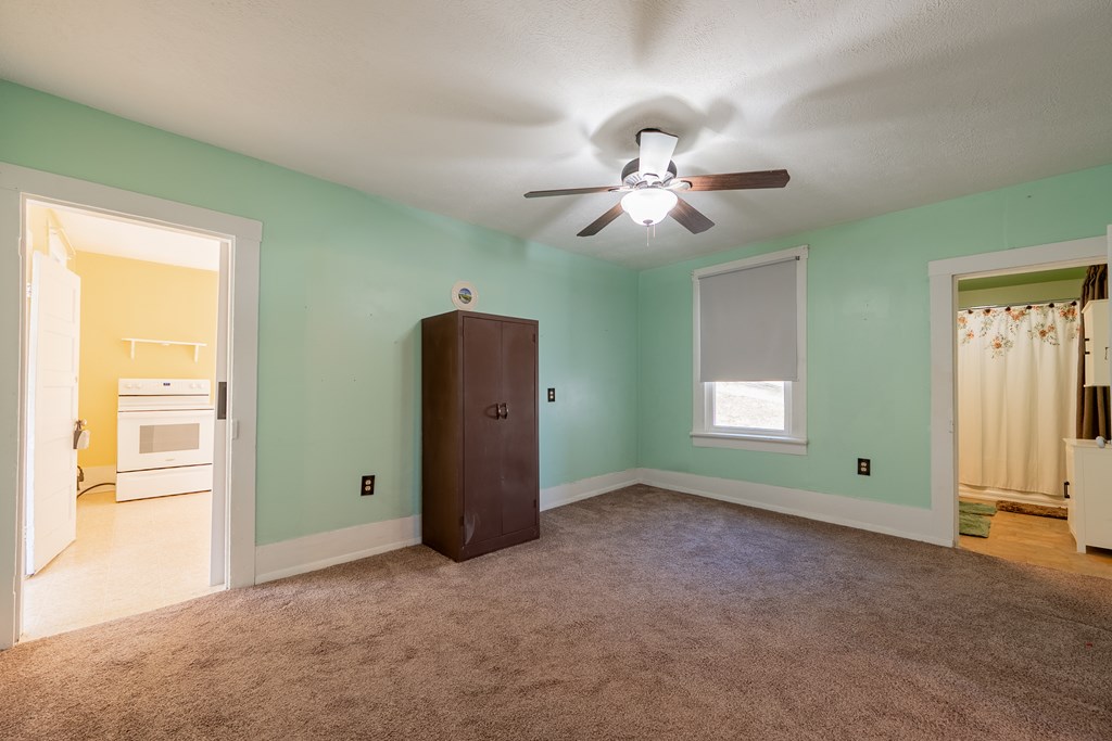 Austinville, Virginia 24312, United States, 3 Bedrooms Bedrooms, ,2 BathroomsBathrooms,Residential,Active,89209