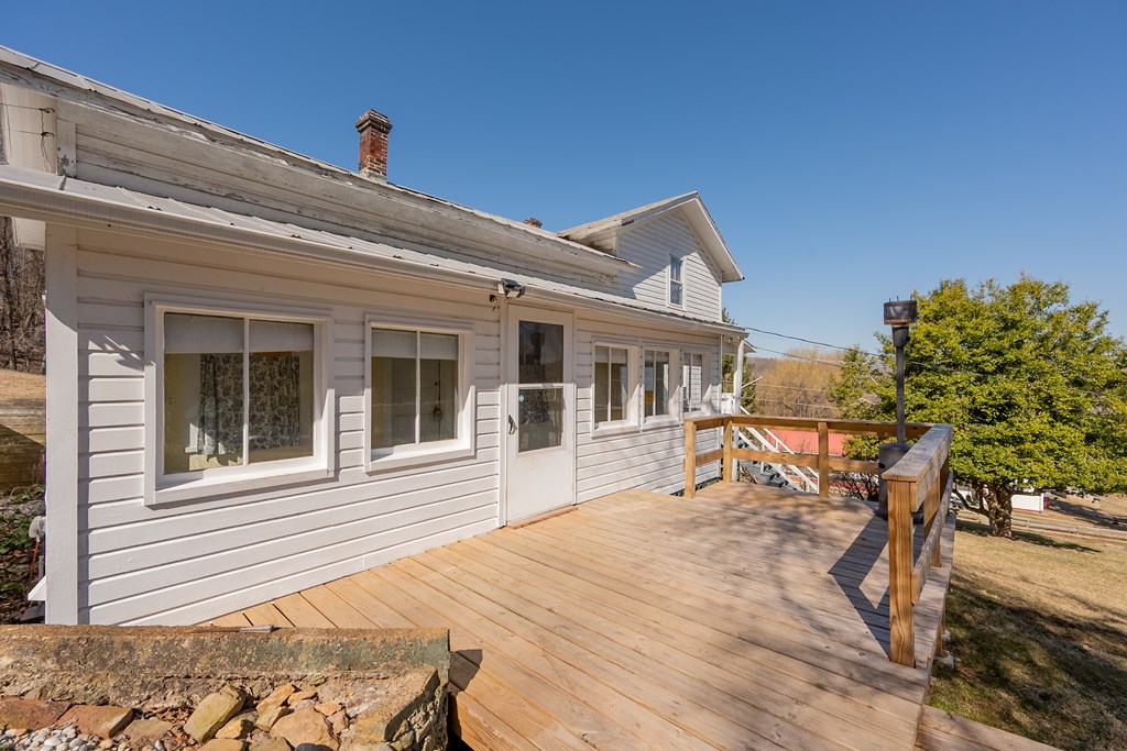 Austinville, Virginia 24312, United States, 3 Bedrooms Bedrooms, ,2 BathroomsBathrooms,Residential,Active,89209