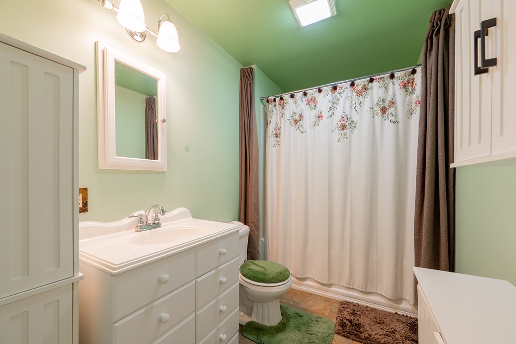 Austinville, Virginia 24312, United States, 3 Bedrooms Bedrooms, ,2 BathroomsBathrooms,Residential,Active,89209