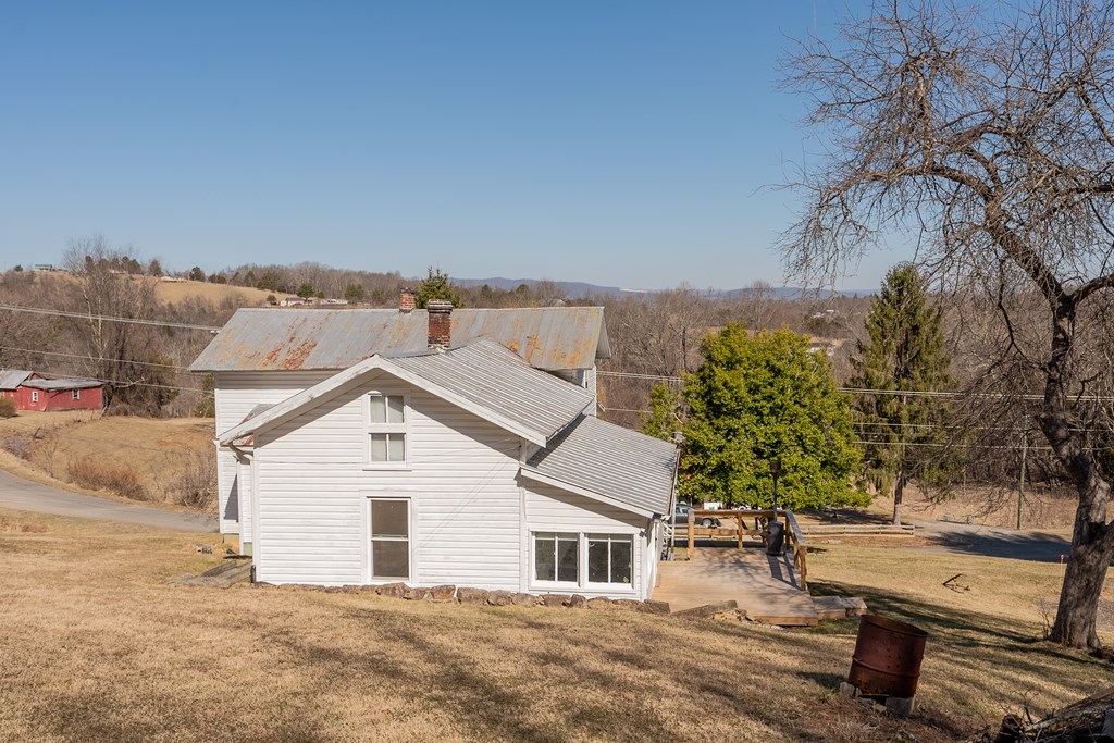 Austinville, Virginia 24312, United States, 3 Bedrooms Bedrooms, ,2 BathroomsBathrooms,Residential,Active,89209