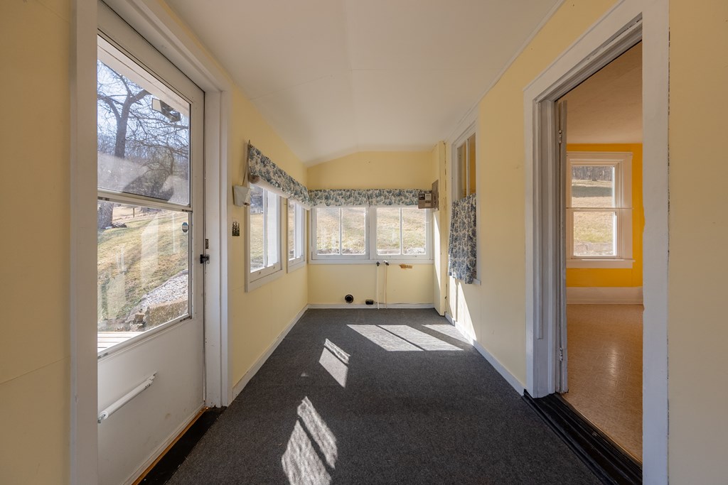 Austinville, Virginia 24312, United States, 3 Bedrooms Bedrooms, ,2 BathroomsBathrooms,Residential,Active,89209