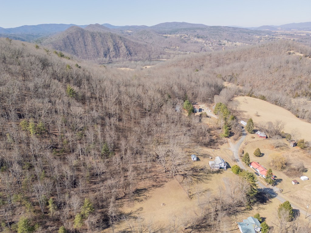 Austinville, Virginia 24312, United States, 3 Bedrooms Bedrooms, ,2 BathroomsBathrooms,Residential,Active,89209