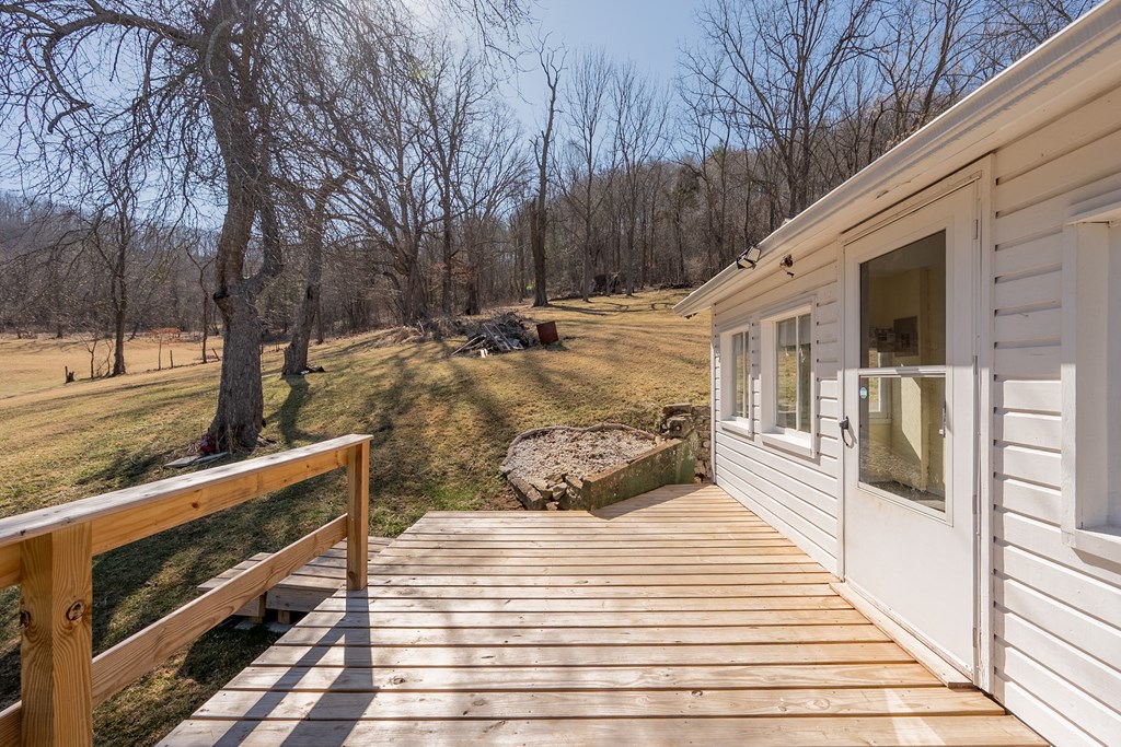 Austinville, Virginia 24312, United States, 3 Bedrooms Bedrooms, ,2 BathroomsBathrooms,Residential,Active,89209