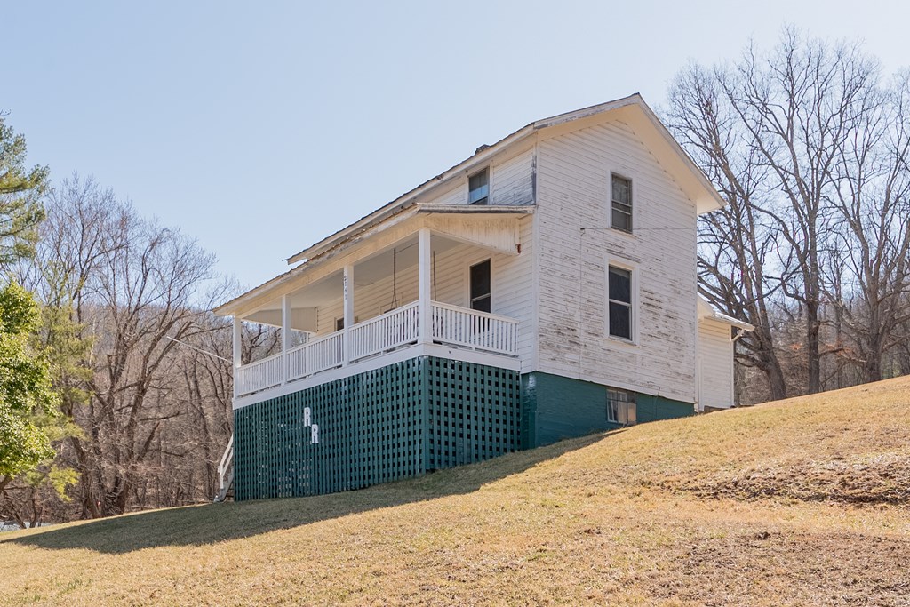 Austinville, Virginia 24312, United States, 3 Bedrooms Bedrooms, ,2 BathroomsBathrooms,Residential,Active,89209