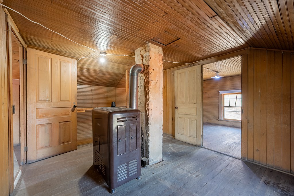 Austinville, Virginia 24312, United States, 3 Bedrooms Bedrooms, ,2 BathroomsBathrooms,Residential,Active,89209