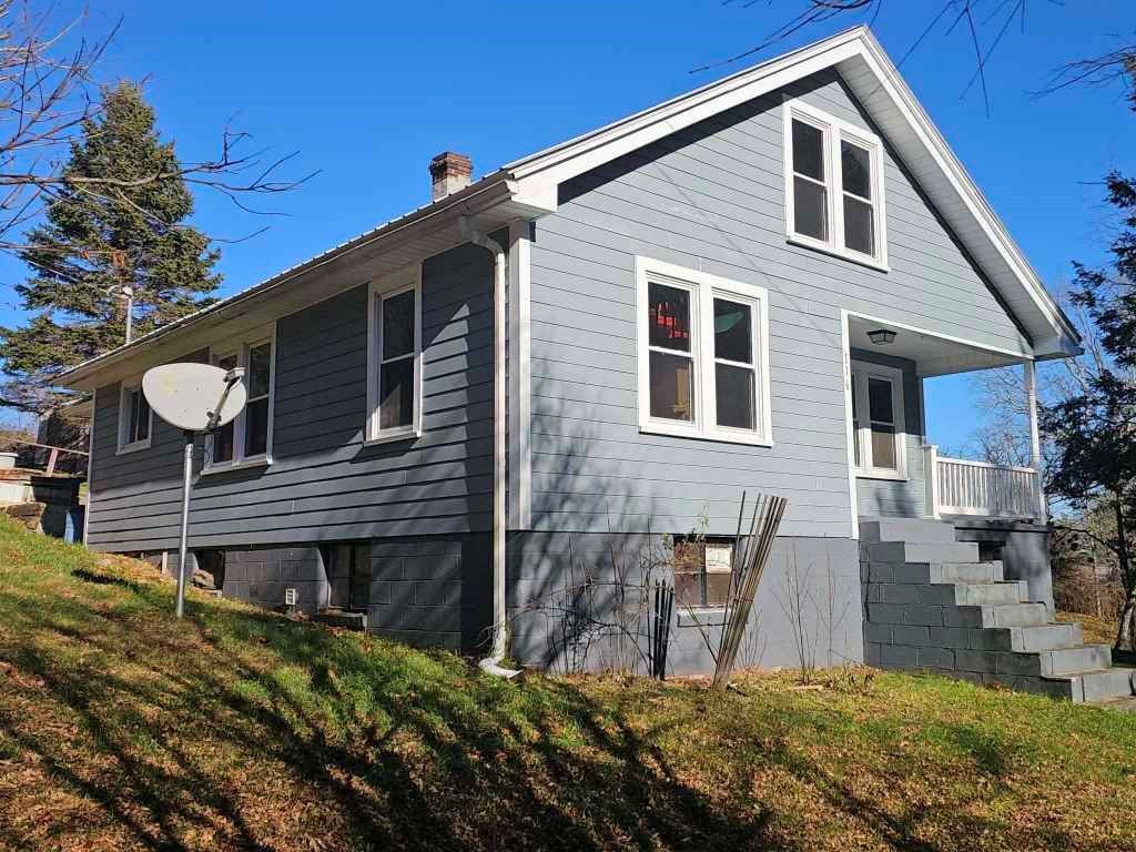 Photo of 116 Pine Ridge Rd, Fries, VA 24330 (MLS # 104315)