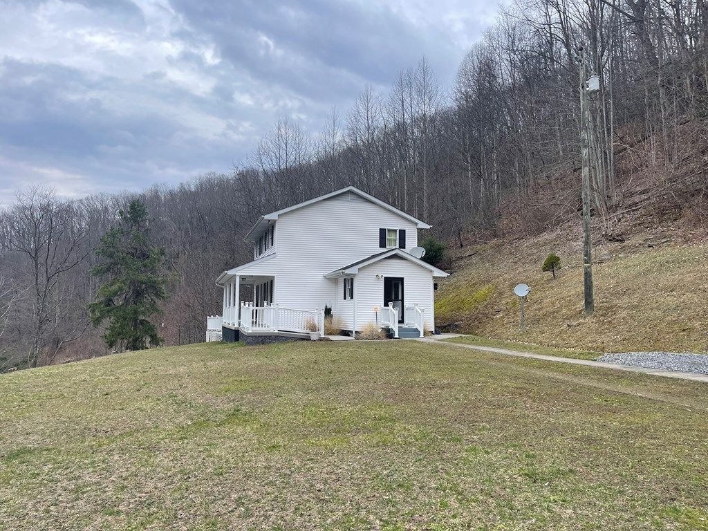 Photo of 1977 Combs Ridge Rd, Honaker, VA 24260 (MLS # 105992)