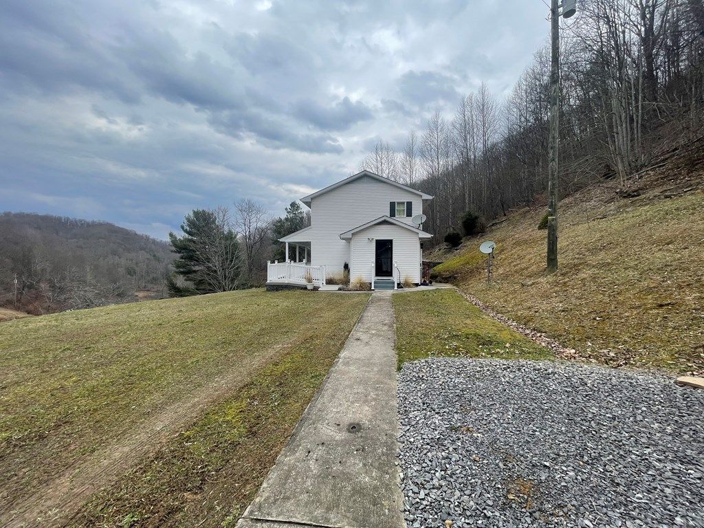 Photo of 1977 Combs Ridge Rd, Honaker, VA 24260 (MLS # 105992)