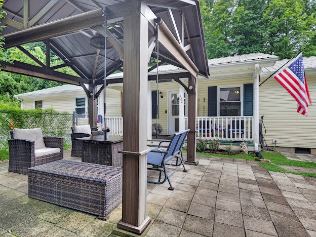 422 Ridgeview Road
