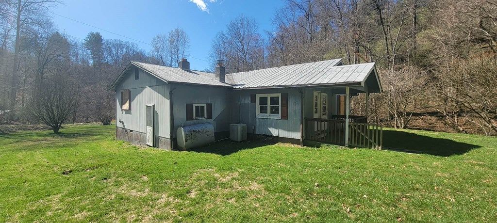 Photo of 127 Wildflower Hill, Clintwood, VA 24228 (MLS # 109154)