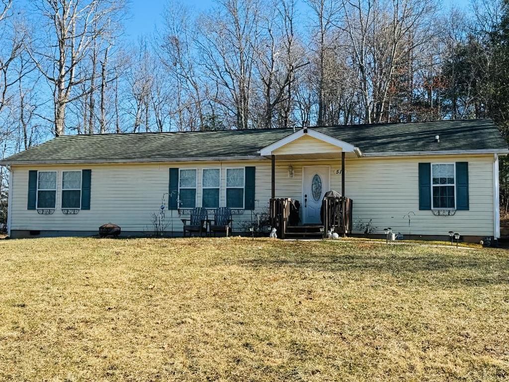Photo of 515 Live Oak Ln, Galax, VA 24333 (MLS # 98561)