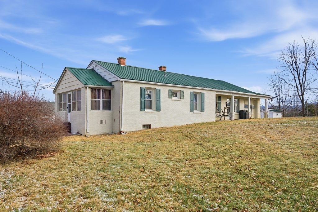 Photo of 1505 West Pine Street, Wytheville, VA 24382 (MLS # 104602)