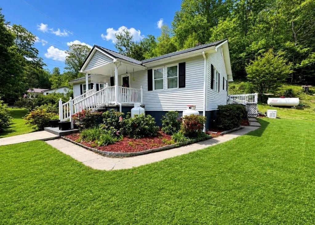 Photo of 1172 Peeled Poplar Rd, Grundy, VA 24614 (MLS # 110212)