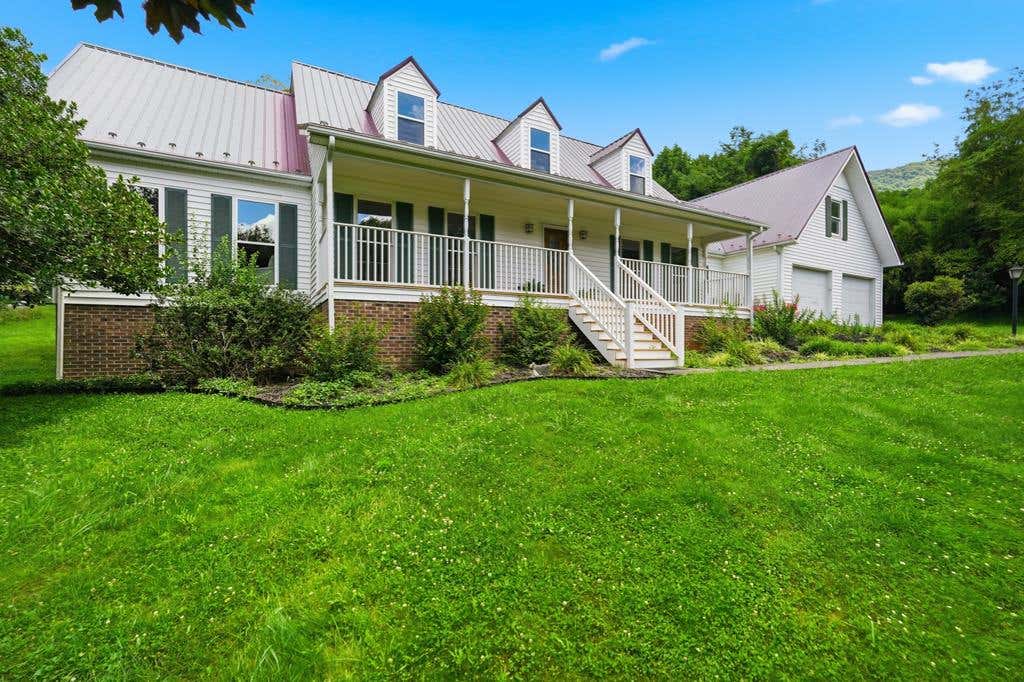 Photo of 189 Shaw Street, Lebanon, VA 24266 (MLS # 111106)
