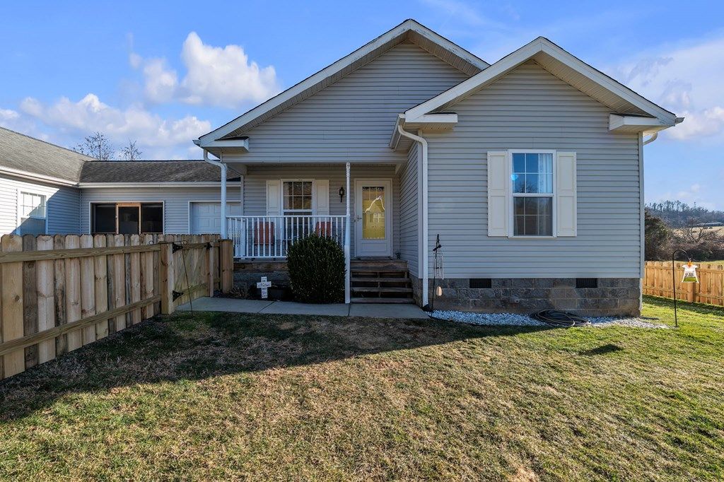 Photo of 18408 Fortunes Way, Bristol, VA 24210 (MLS # 109661)