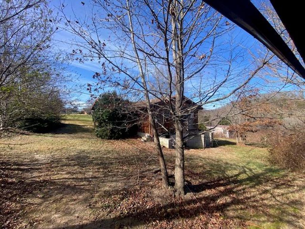 Photo of 2894 W Lee Highway, Wytheville, VA 24382 (MLS # 105835)