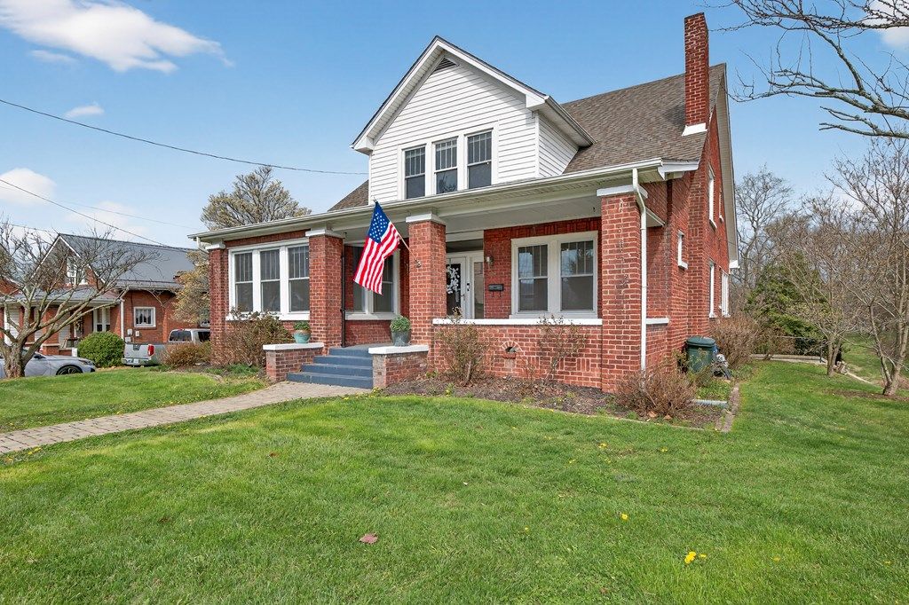 Photo of 415 E Main Street, Marion, VA 24354 (MLS # 109399)