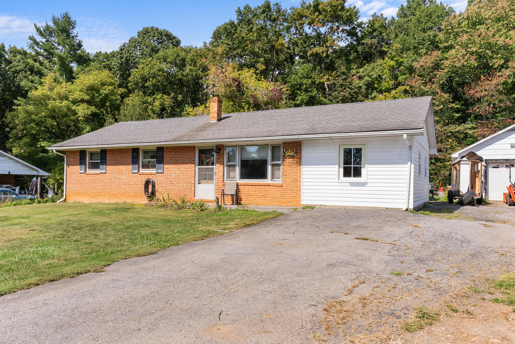 Photo of 42 Hidden Pine Lane, Hillsville, VA 24343 (MLS # 112202)