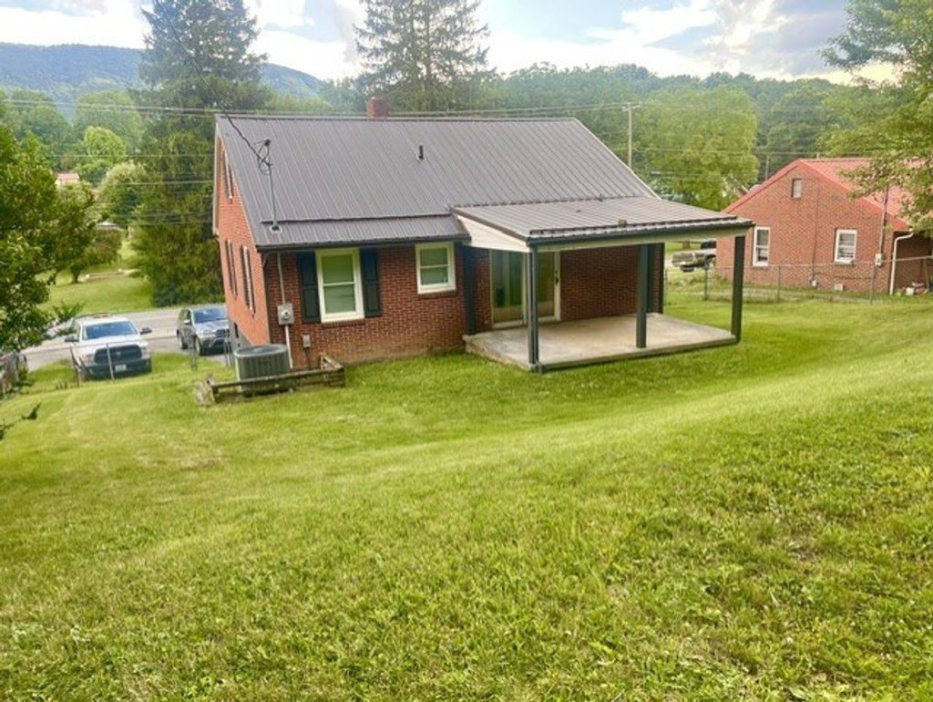 Photo of 1349 Fincastle Tpke, Tazewell, VA 24651 (MLS # 110916)